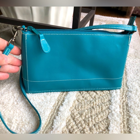 Small turquoise blue color, vegan handbag in great shape. - Picture 1 of 5